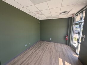 802 N Cumberland St, Lebanon, TN for lease Interior Photo- Image 2 of 5