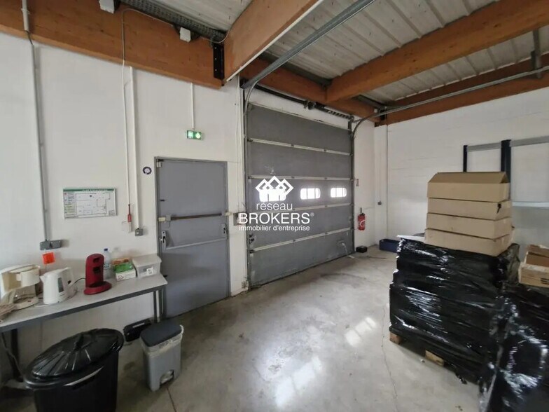 Industriel dans Croissy-Beaubourg à louer - Photo intérieure - Image 2 de 8
