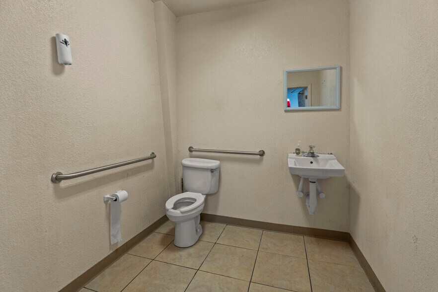 3239 Old Winter Garden Rd, Orlando, FL à vendre - Photo intérieure - Image 3 de 16