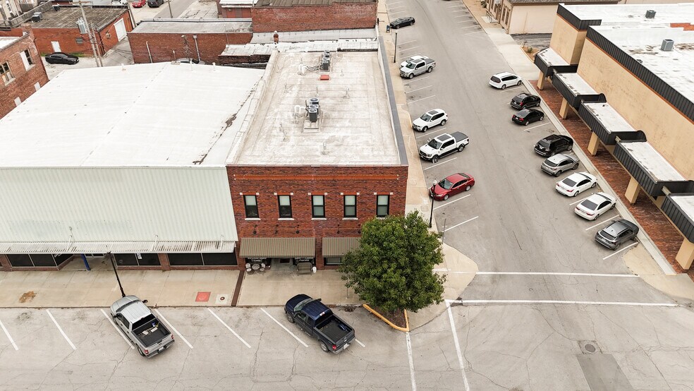 301 W Reed St, Moberly, MO for lease - Aerial - Image 2 of 21