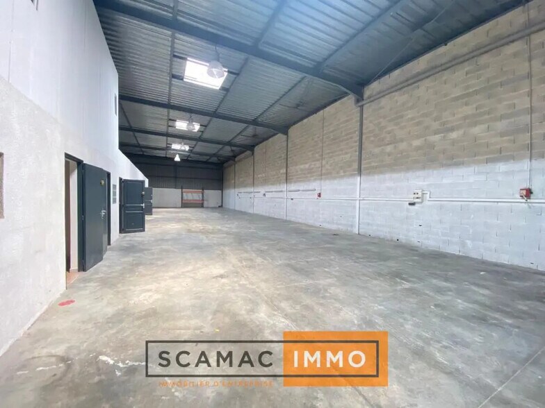 Industrial in Rognac for lease - Interior Photo - Image 2 of 4