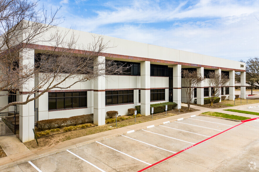 2800 Wells Branch Pky, Austin, TX for sale - Primary Photo - Image 1 of 1