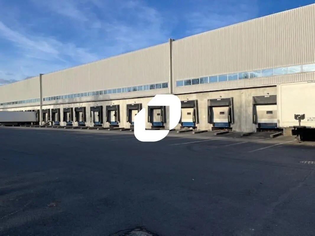 Industrial in Herblay-sur-Seine for lease Building Photo- Image 1 of 9