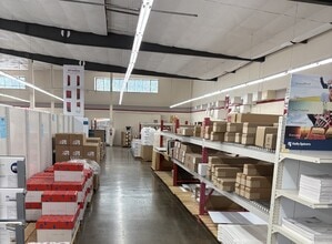4227 Middlefield Rd, Palo Alto, CA for lease Interior Photo- Image 2 of 2