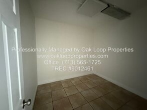 2724 Crossview Dr, Houston, TX for lease Interior Photo- Image 2 of 12