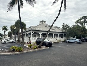 10621 Airport Pulling Rd, Naples, FL à louer Photo intérieure- Image 1 de 8