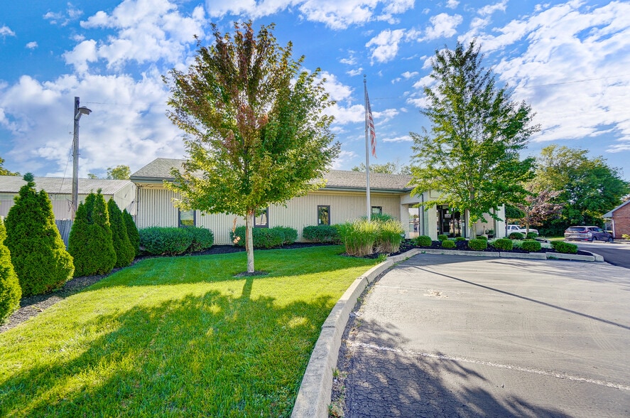 8900 N Dixie Dr, Dayton, OH à louer - Photo du bâtiment - Image 2 de 42