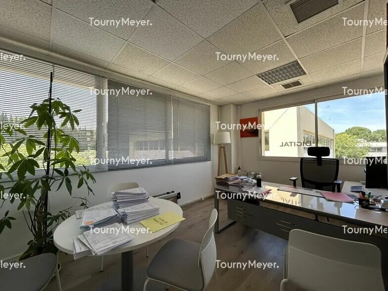Office in Baillargues for lease - Building Photo - Image 2 of 4