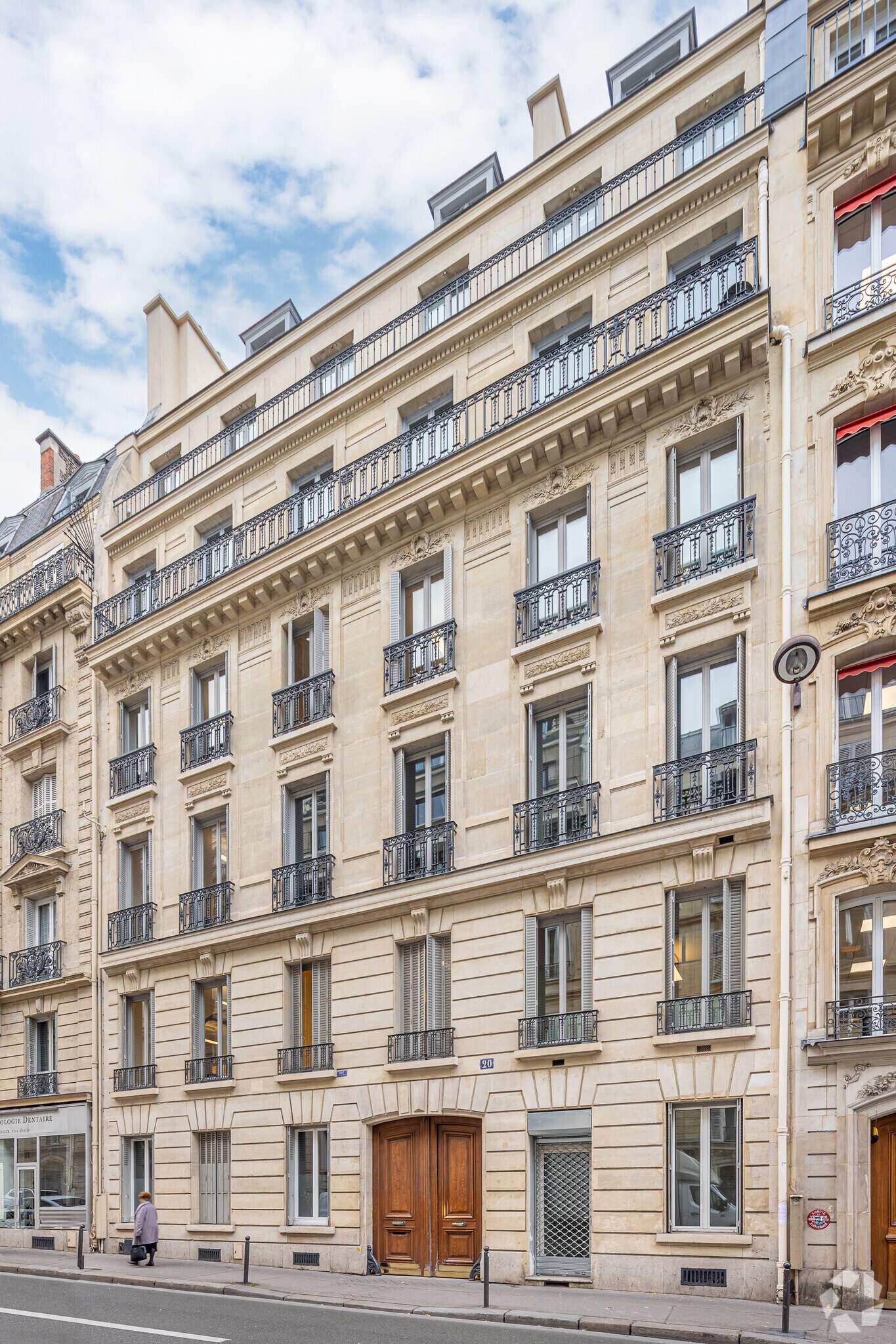 20 Rue De Saint-Pétersbourg, Paris for lease Primary Photo- Image 1 of 23