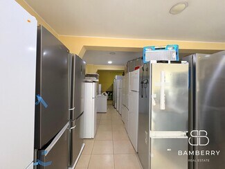 Plus de détails pour Multi-résidentiel à vendre
