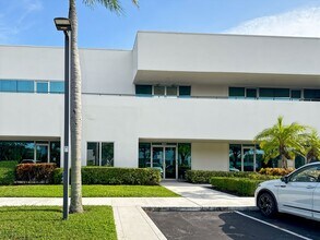 6501 Park of Commerce Blvd NW, Boca Raton, FL for lease Building Photo- Image 2 of 32