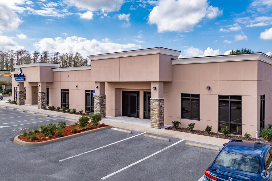 5083 Little Rd, New Port Richey, FL à louer - Photo principale - Image 1 de 5