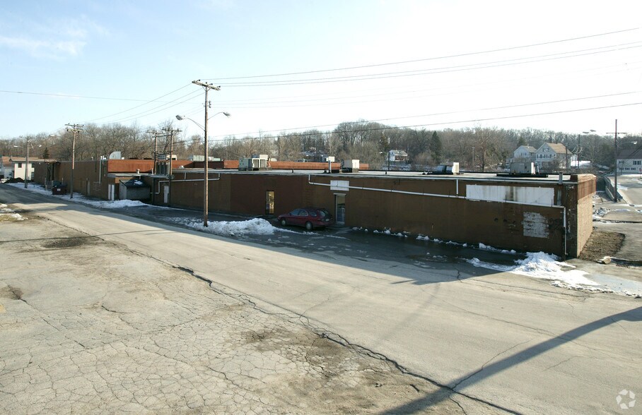 50 Pleasant St, Norwich, CT à louer - Photo du bâtiment - Image 2 de 14