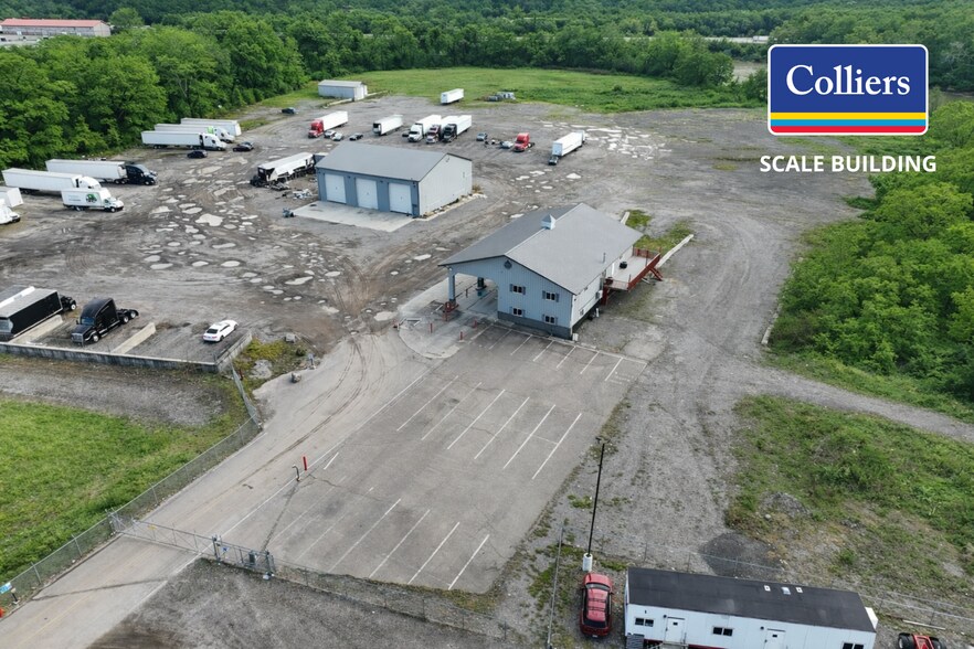 7849 Harrison Ave, Cleves, OH à louer - Photo du bâtiment - Image 3 de 14
