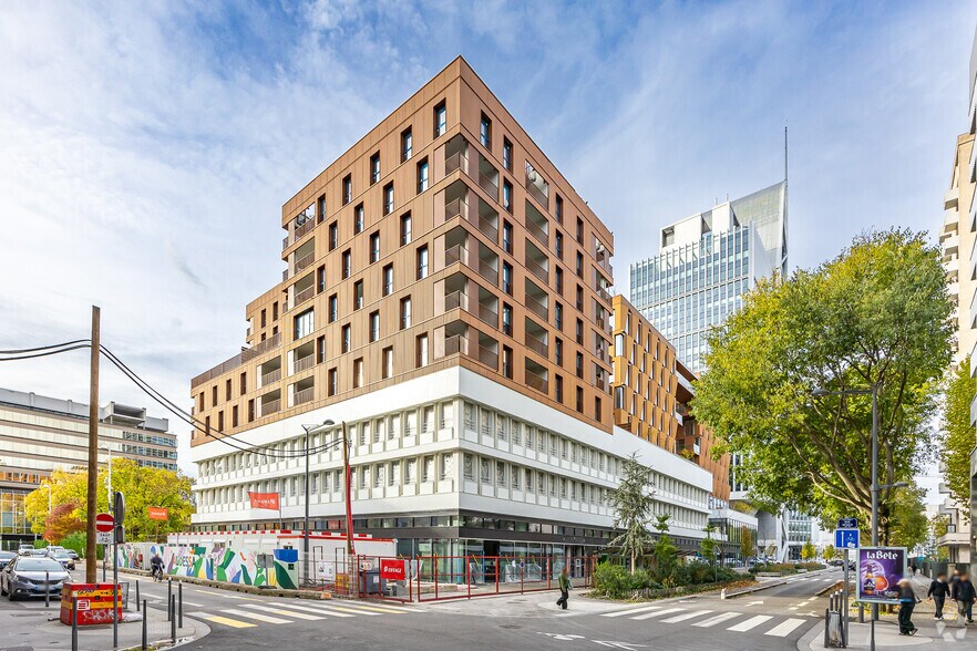 3B Rue Des Cuirassiers, Lyon à louer - Photo du bâtiment - Image 3 de 33