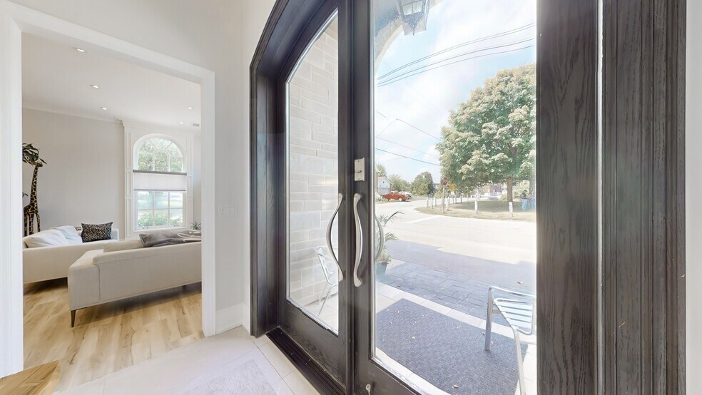 42 Somerville St, Whitchurch-Stouffville, ON à vendre - Photo du bâtiment - Image 2 de 42