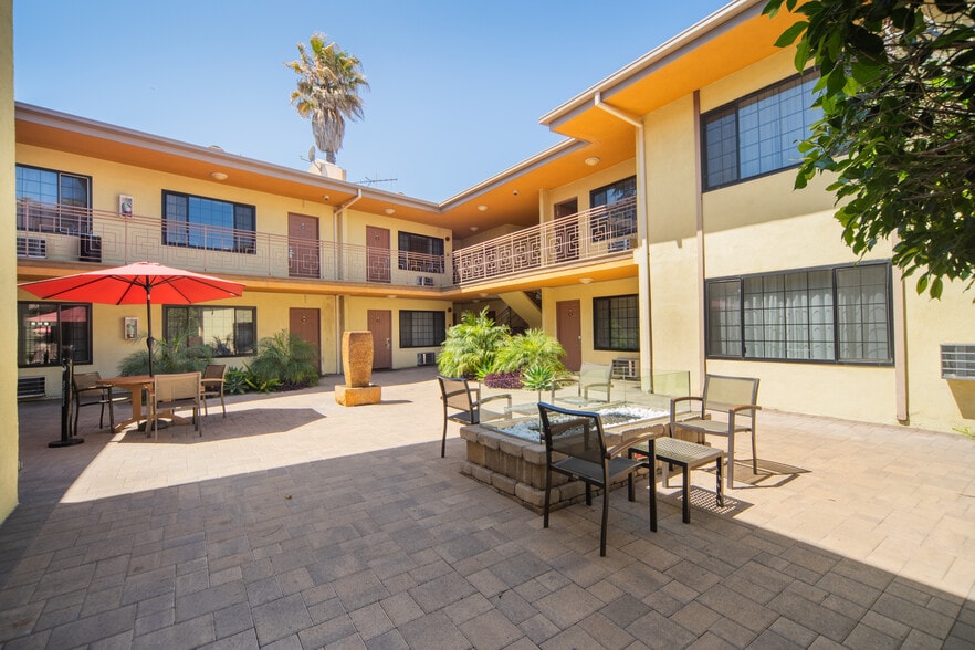 12933 Ventura Blvd, Studio City, CA à vendre - Photo du bâtiment - Image 2 de 12