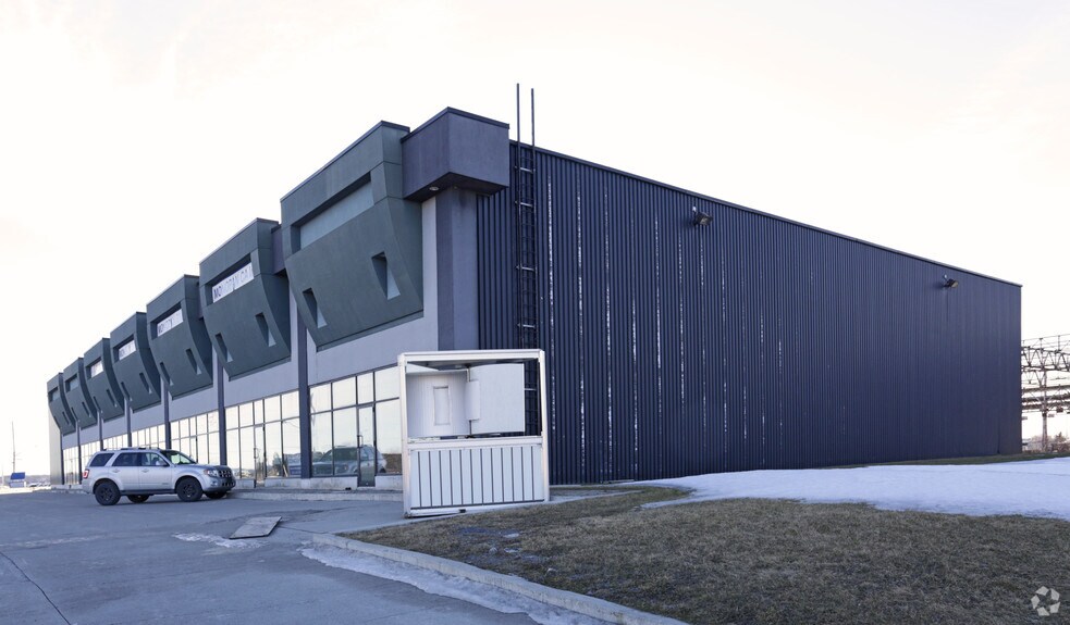240-250 Entreprise Rd, Russell, ON à louer - Photo du bâtiment - Image 2 de 7