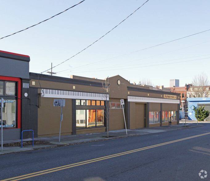 600 SE Stark St, Portland, OR for lease - Building Photo - Image 3 of 3