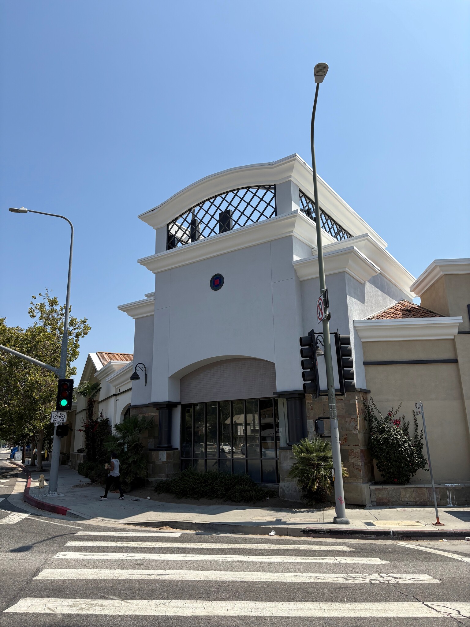 10969 Ventura Blvd, Studio City, CA for lease Building Photo- Image 1 of 15