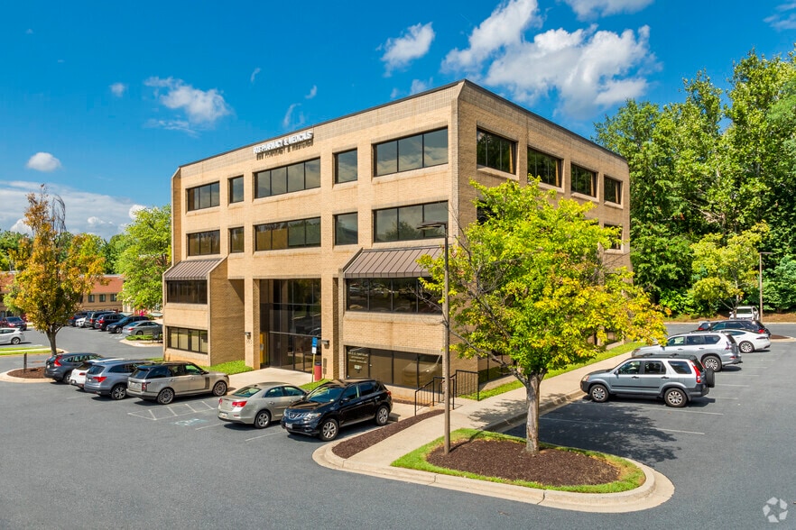 903 Russell Ave, Gaithersburg, MD à vendre - Photo principale - Image 1 de 5