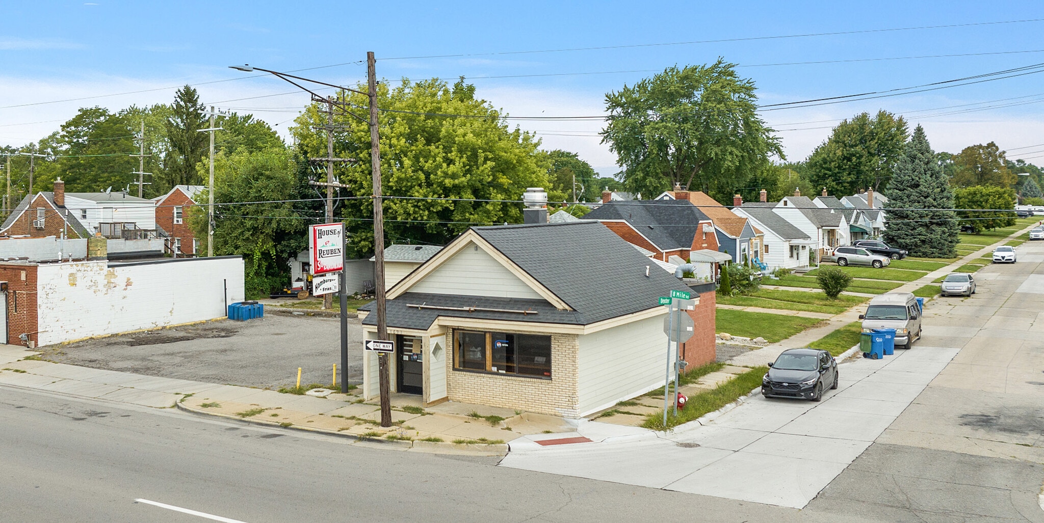 14693 E 8 Mile Rd, Warren, MI for sale Primary Photo- Image 1 of 9