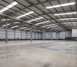 Hall Ln, Bolton for lease Interior Photo- Image 1 of 2