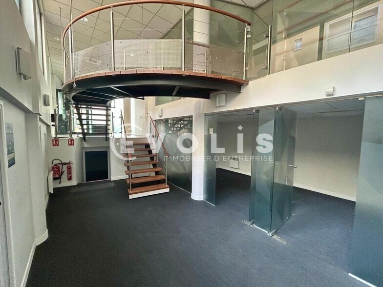 Retail in Palaiseau for lease - Interior Photo - Image 3 of 7