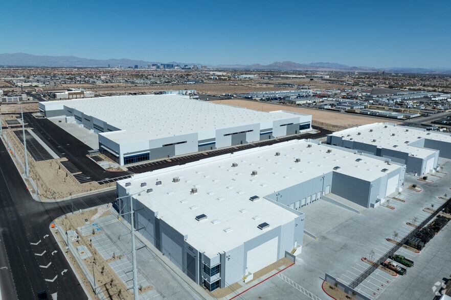 9530 S Rainbow Blvd, Las Vegas, NV for sale - Building Photo - Image 2 of 4