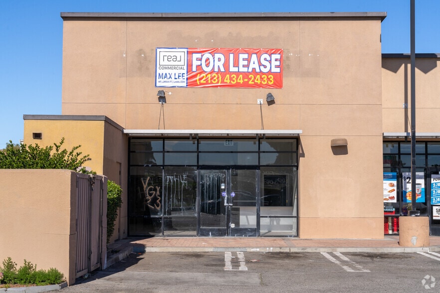 11759 Carson St, Lakewood, CA for sale - Building Photo - Image 3 of 4