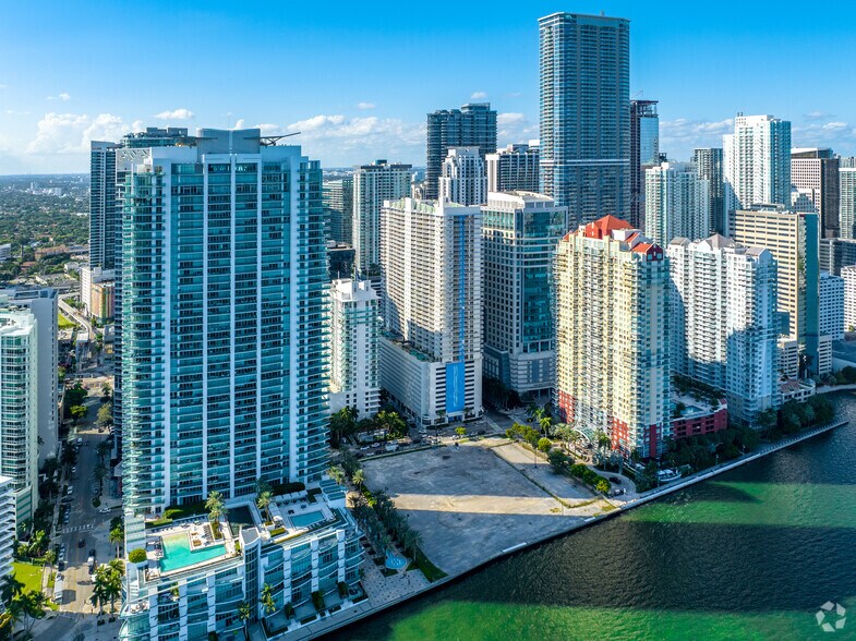 1200 Brickell Bay Dr, Miami, FL à louer - Aérien - Image 3 de 4