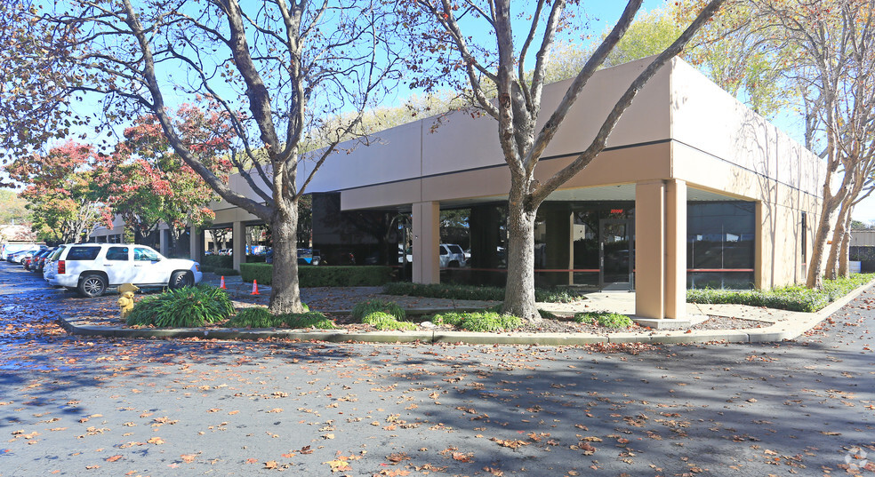 10940-10990 Bigge St, San Leandro, CA for lease - Building Photo - Image 2 of 9