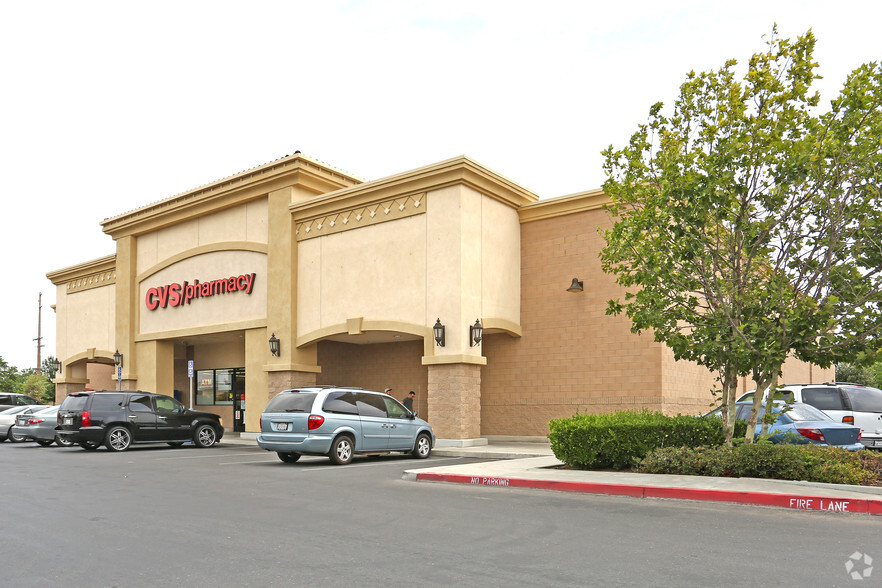 1365 E Prosperity Ave, Tulare, CA for lease - Primary Photo - Image 3 of 6