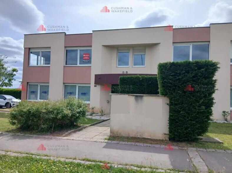 Office in Dijon for lease - Building Photo - Image 1 of 5