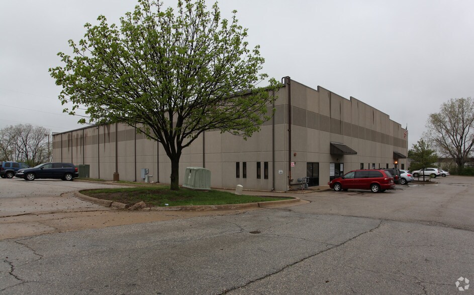 16210 W 110th St, Lenexa, KS à louer - Photo du bâtiment - Image 3 de 3