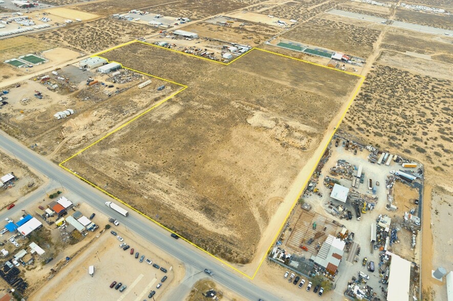 1301 Berryville, El Paso, TX à vendre - Photo du bâtiment - Image 3 de 10