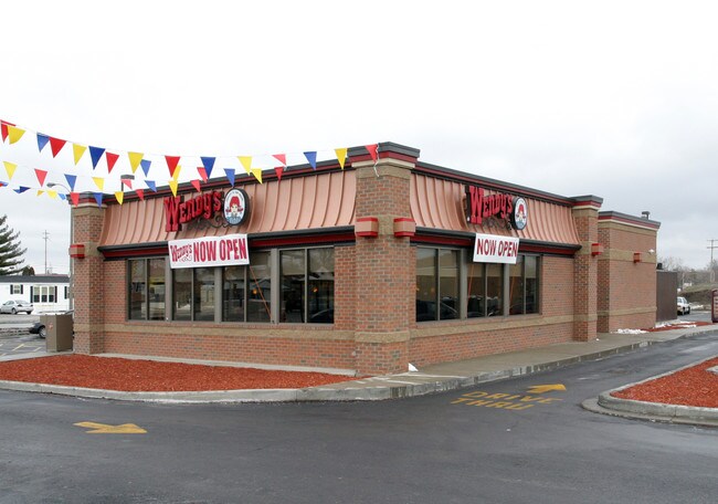 Plus de détails pour 580 W Layton Ave, Milwaukee, WI - Commerce de détail à louer