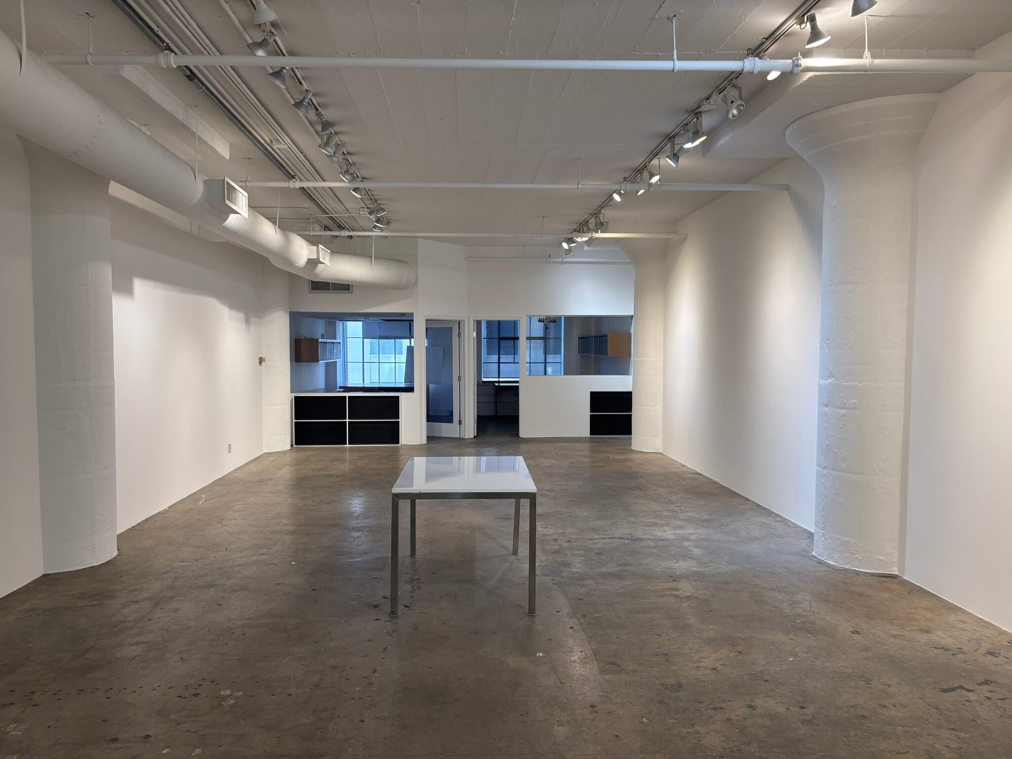 127 E 9th St, Los Angeles, CA for lease Interior Photo- Image 1 of 2
