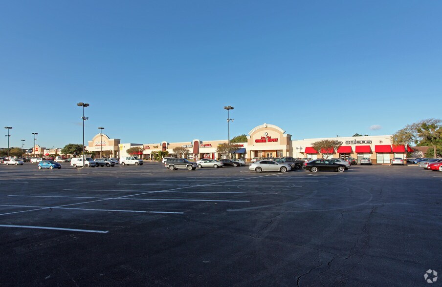 10455 N Central Expy, Dallas, TX for lease - Building Photo - Image 1 of 5