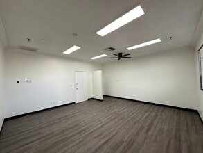 14359 Amargosa Rd, Victorville, CA à louer Photo intérieure- Image 1 de 2