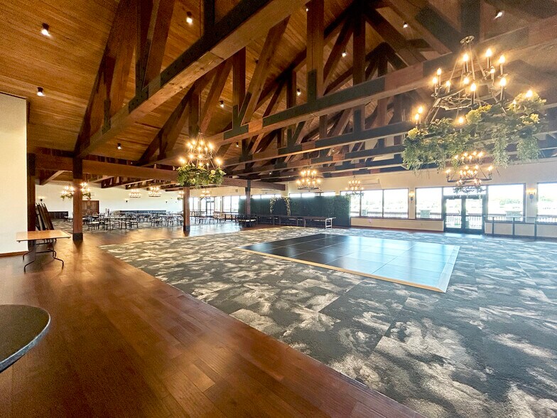 1028 Blackthorne Dr, Jeannette, PA à vendre - Photo intérieure - Image 2 de 8