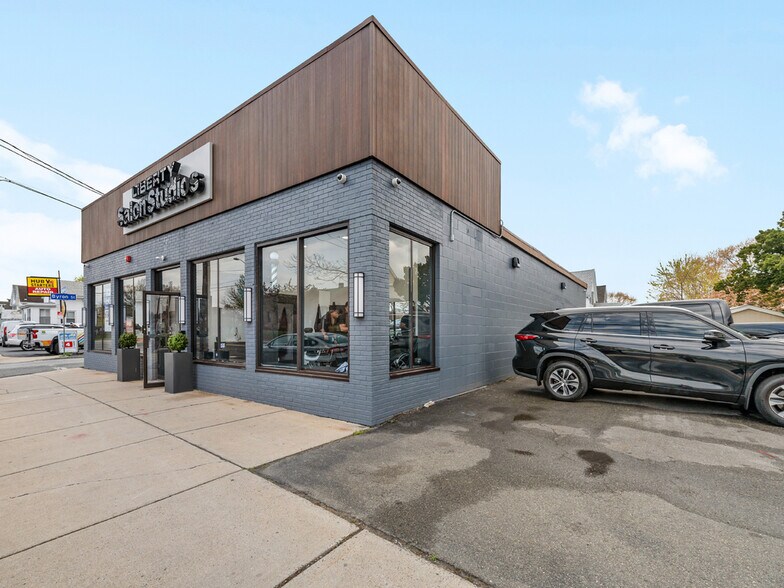 180 Broadway, Malden, MA à louer - Photo du bâtiment - Image 3 de 13