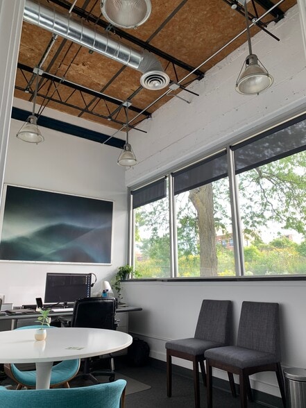 4510 N Ravenswood Ave, Chicago, IL for lease - Interior Photo - Image 3 of 7