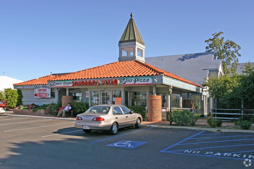 360 N Midway Dr, Escondido, CA à louer - Photo du bâtiment - Image 2 de 11
