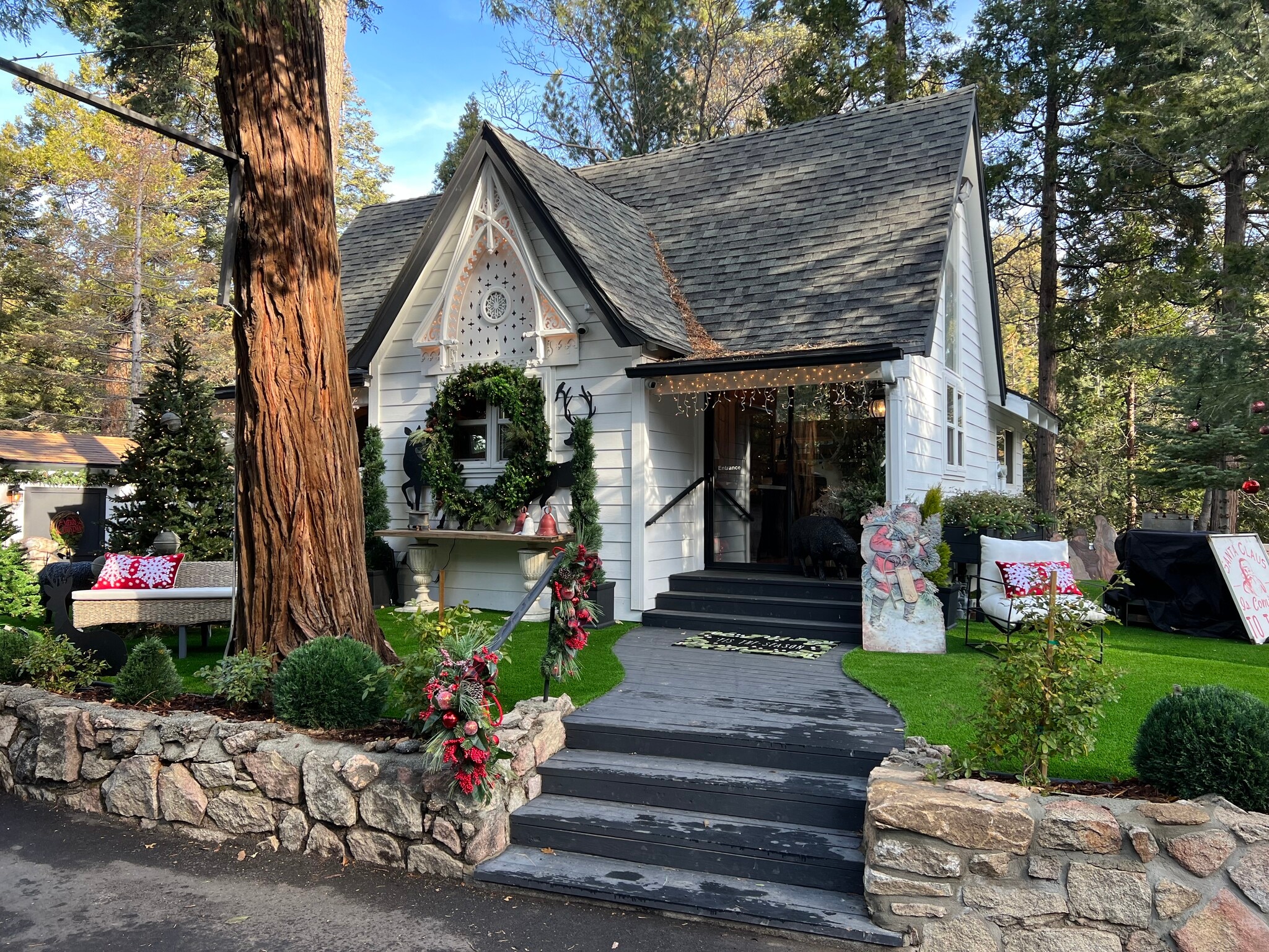 27410 State Highway 189, Lake Arrowhead, CA for lease Building Photo- Image 1 of 12