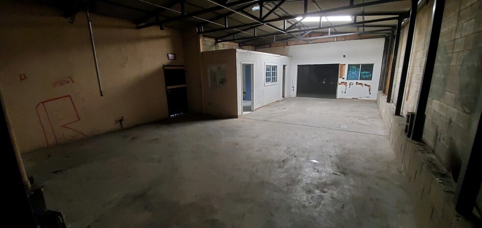 5302 Mission Blvd, Jurupa Valley, CA for sale - Interior Photo - Image 2 of 6