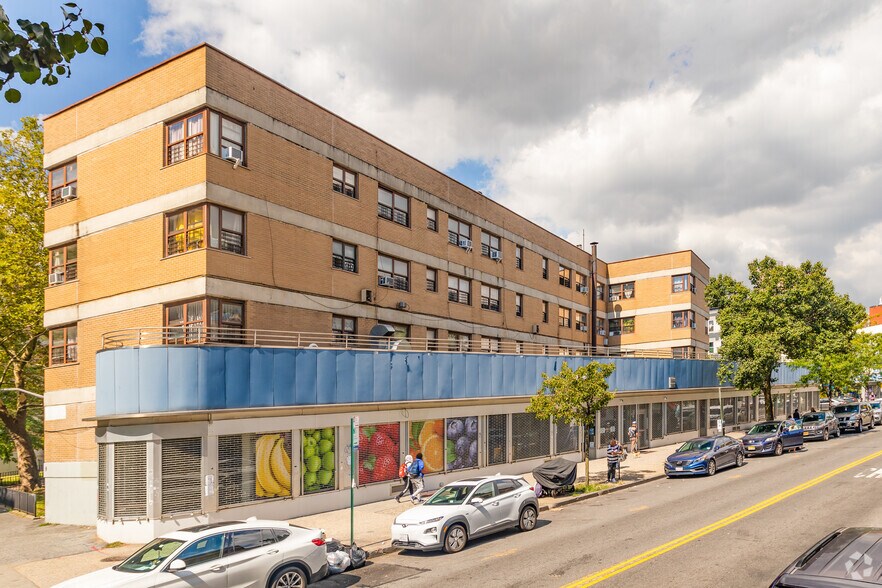 238-240 Graham Ave, Brooklyn, NY à louer - Photo du bâtiment - Image 3 de 3