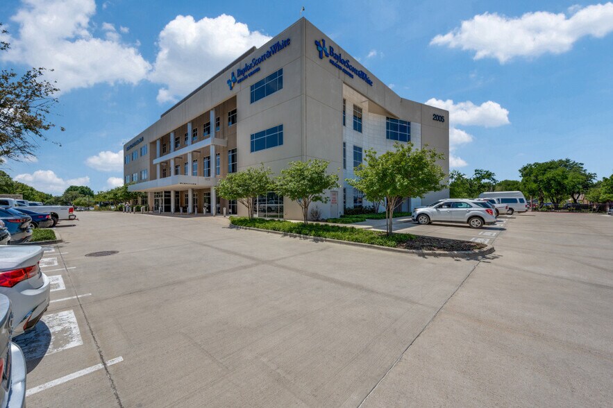 2005 W Park Dr, Irving, TX à louer - Photo du bâtiment - Image 3 de 14