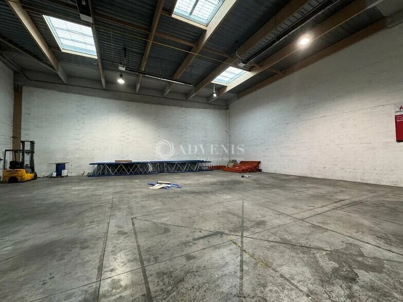 Flex in Le Bourget for lease - Interior Photo - Image 2 of 10
