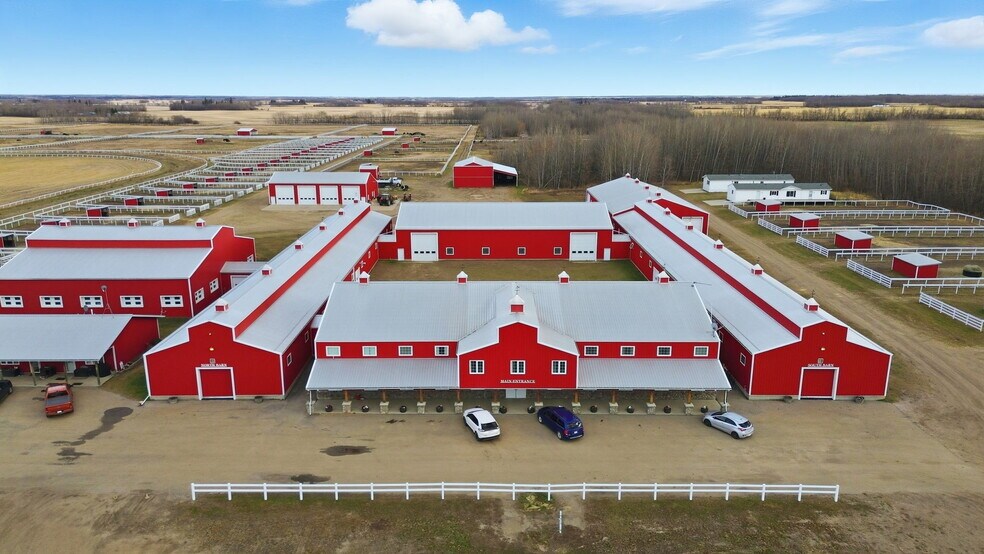 58117 Range 211 Rd, Redwater, AB à vendre - Photo du bâtiment - Image 2 de 30